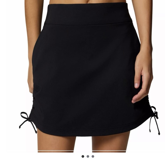 Columbia Dresses & Skirts - Women's Columbia All Seasons Ruched Skort Small